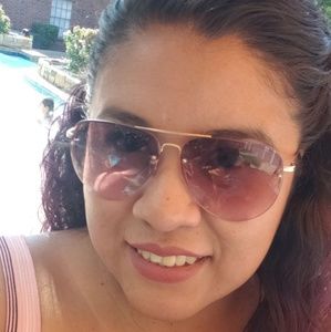 Meet your Posher, Christina